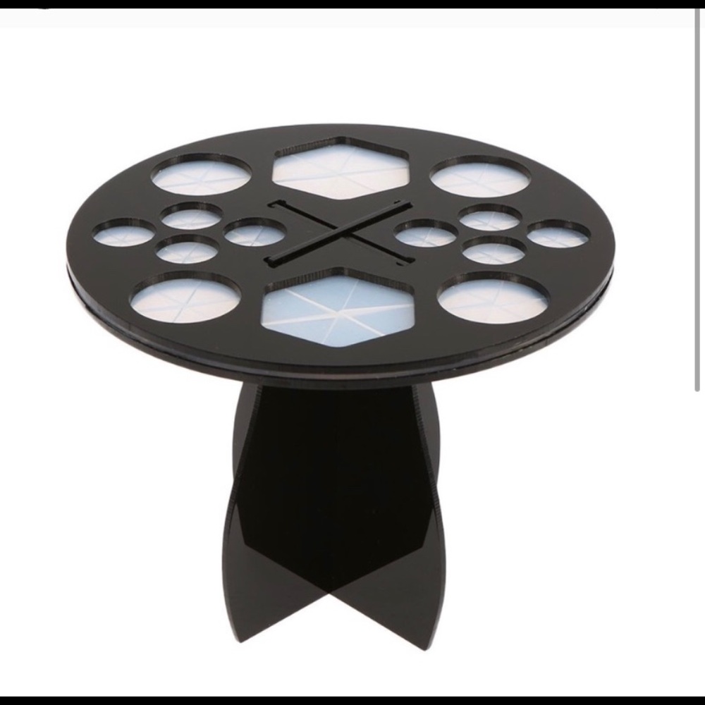 Makeup brush drying rack